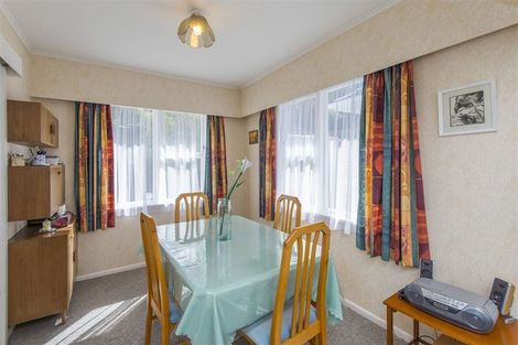 Photo of property in 127 Parkvale Road, Karori, Wellington, 6012