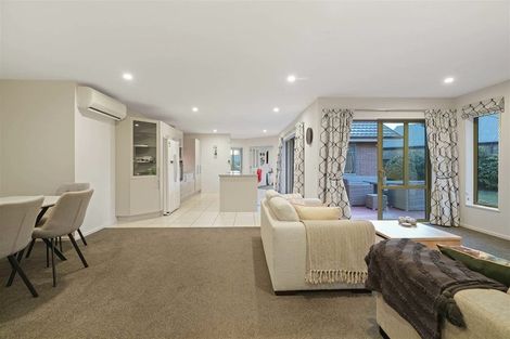 Photo of property in 8 Belgrove Place, Parklands, Christchurch, 8083