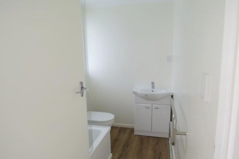 Photo of property in 8 Simons Street, Moturoa, New Plymouth, 4310