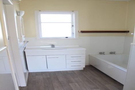 Photo of property in 18 Oxford Street, Fairfield, Hamilton, 3214