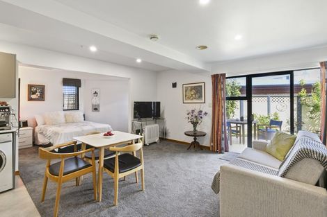 Photo of property in 19 George Gee Drive, Korokoro, Lower Hutt, 5012