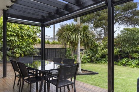 Photo of property in 14 Saltburn Road, Milford, Auckland, 0620