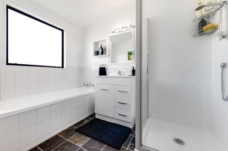 Photo of property in 90 Endeavour Avenue, Flagstaff, Hamilton, 3210