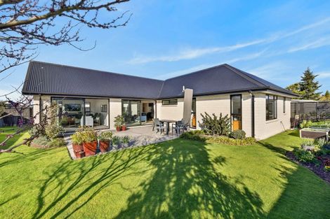 Photo of property in 16 Chatsworth Avenue, Rangiora, 7400