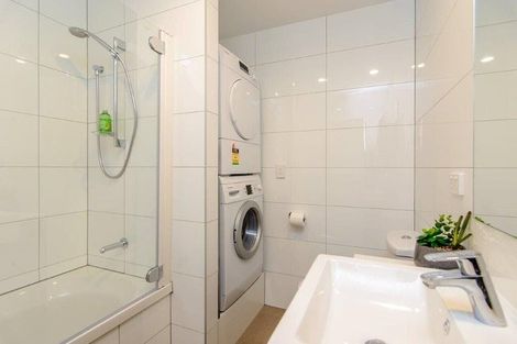 Photo of property in Apollo Apartments, 201/46 Rosedale Road, Rosedale, Auckland, 0632
