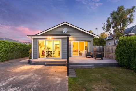 Photo of property in 27 Somerfield Street, Somerfield, Christchurch, 8024