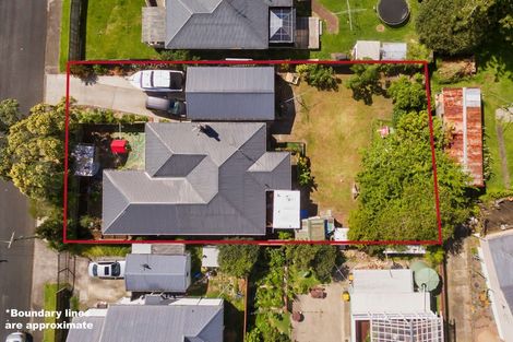 Photo of property in 1 Sarona Avenue, Glen Eden, Auckland, 0602