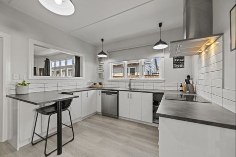 Photo of property in 410 Featherston Street, Palmerston North, 4414