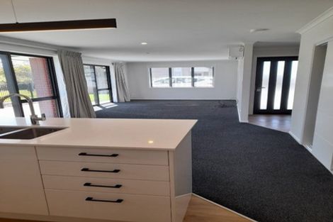 Photo of property in 9 Ratahi Way, Omokoroa, 3114