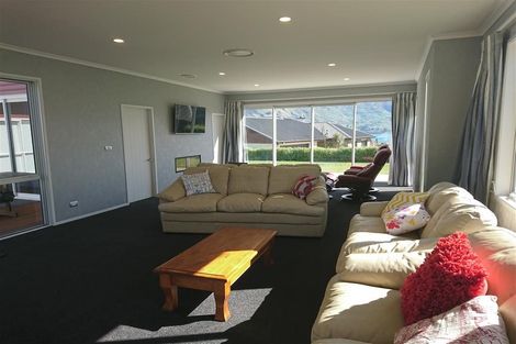Photo of property in 71 Rata Street, Wanaka, 9305