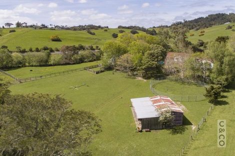 Photo of property in 10 Taha Road, Waimauku, 0881