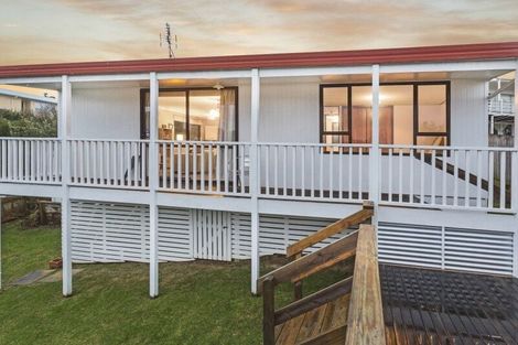 Photo of property in 1/103 Bradbury Road, Botany Downs, Auckland, 2010