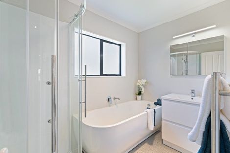 Photo of property in 47 Paynters Avenue, Strandon, New Plymouth, 4312