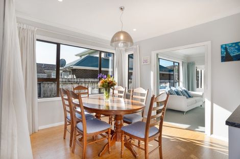 Photo of property in 51 Oxford Street, Tawa, Wellington, 5028