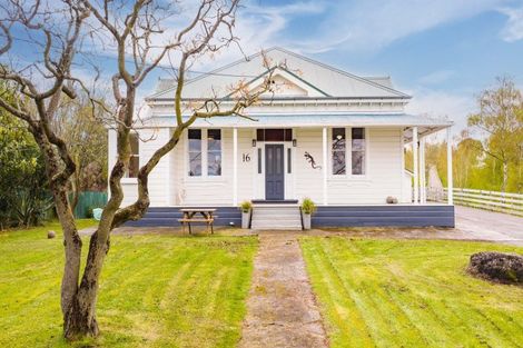 Photo of property in 16 Tamumu Road, Waipawa, 4210