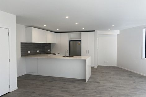 Photo of property in 30a Collins Avenue, Tawa, Wellington, 5028