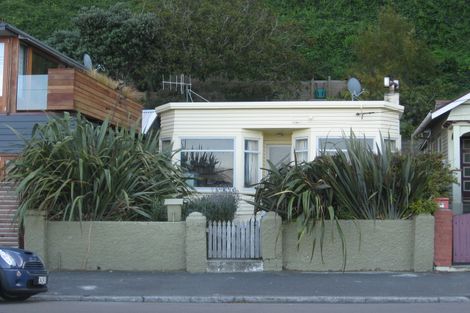 Photo of property in 197 Marine Parade, Seatoun, Wellington, 6022