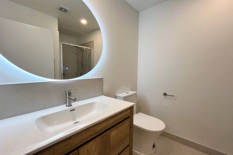 Photo of property in 16/9 Aeroview Drive, Beach Haven, Auckland, 0626