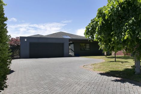 Photo of property in 8 Aubrey Crescent, Rainbow Point, Taupo, 3330