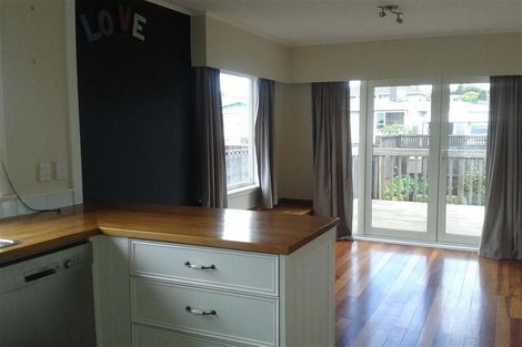 Photo of property in 5 Trafalgar Street, Westown, New Plymouth, 4310