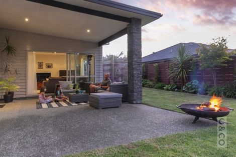 Photo of property in 12 Crabb Fields Lane, Riverhead, 0820