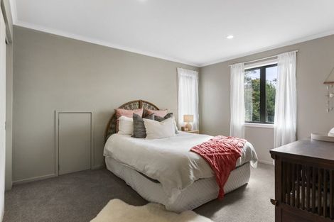 Photo of property in 33 Roland Road, Greenhithe, Auckland, 0632