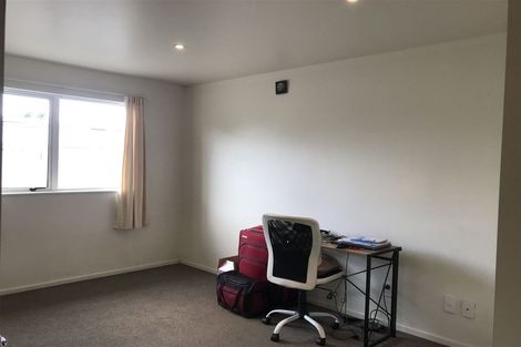 Photo of property in 2/92 Portage Road, New Lynn, Auckland, 0600