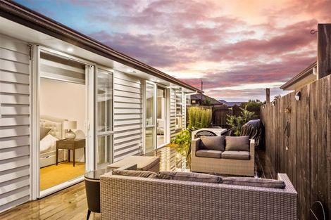 Photo of property in 5 Aporo Drive, Kumeu, 0810