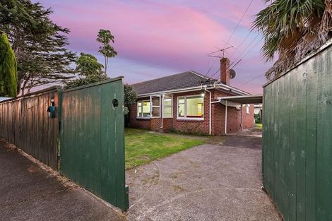 Photo of property in 6 Eastdale Road, Avondale, Auckland, 1026
