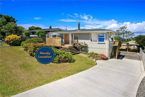Photo of property in 25 Juniper Road, Sunnynook, Auckland, 0620