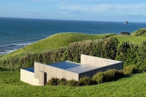 Photo of property in 20 Washer Road, Omata, New Plymouth, 4374