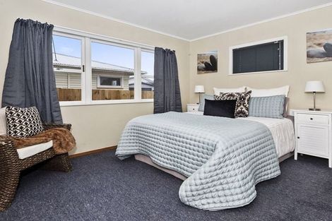 Photo of property in 27 Royston Street, Rosehill, Papakura, 2113