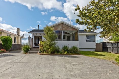 Photo of property in 738 East Coast Road, Pinehill, Auckland, 0632