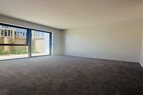 Photo of property in 1/1088 Beach Road, Torbay, Auckland, 0630