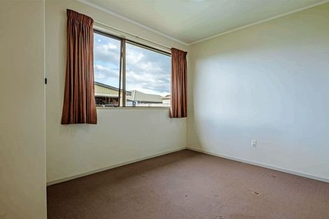 Photo of property in 9 Colonial Place, Kelvin Grove, Palmerston North, 4414