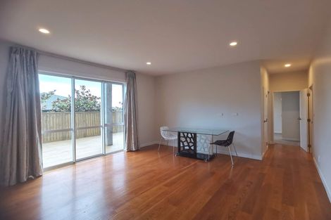 Photo of property in 1004a East Coast Road, Northcross, Auckland, 0630