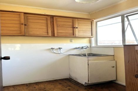 Photo of property in 6 Finlow Drive, Te Atatu South, Auckland, 0610