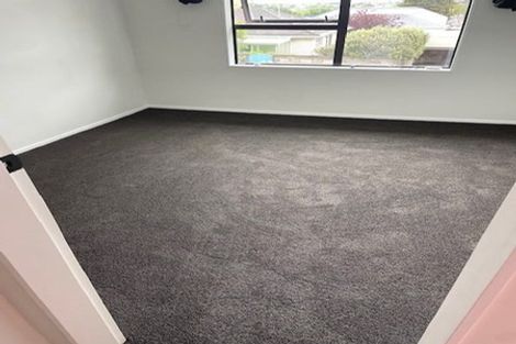 Photo of property in 11-12 Crawford Grove, Naenae, Lower Hutt, 5011