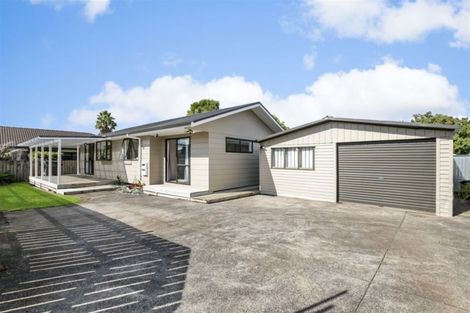 Photo of property in 2/93 Clevedon Road, Papakura, 2110