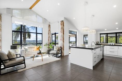 Photo of property in 15 Seagate Place, Red Beach, 0932