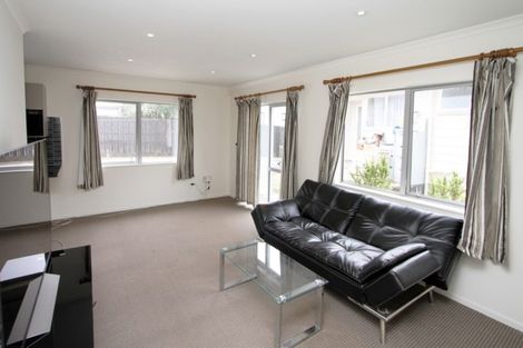 Photo of property in 22 Glennandrew Drive, Half Moon Bay, Auckland, 2012