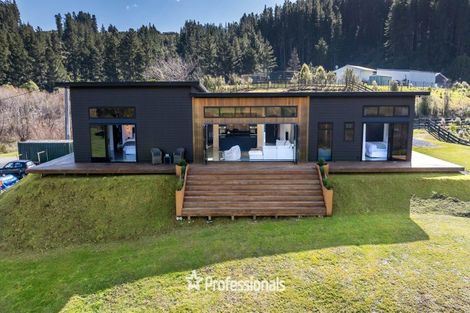 Photo of property in 49 Mount Marua Drive, Maymorn, Upper Hutt, 5018