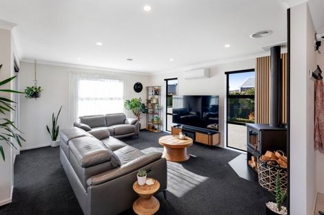 Photo of property in 17 Parawai Street, Marshland, Christchurch, 8083