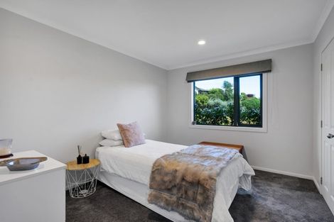 Photo of property in 17 Ashmore Drive, Frankleigh Park, New Plymouth, 4310