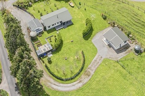 Photo of property in 489a Barrett Road, Omata, New Plymouth, 4374