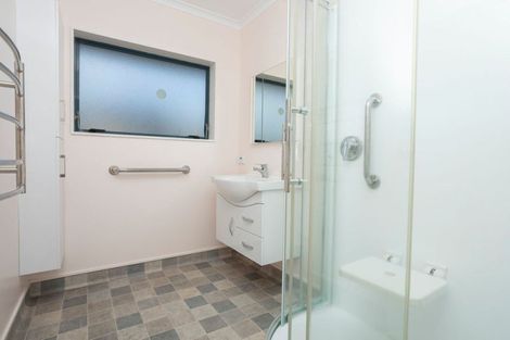 Photo of property in 19a Burns Street, Dannevirke, 4930