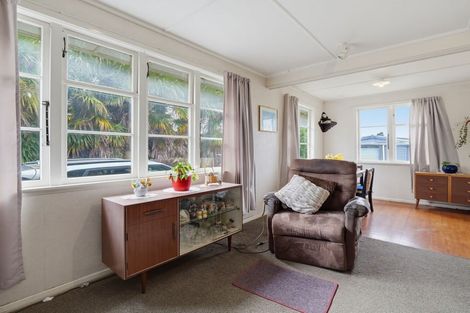 Photo of property in 3 Tyndall Street, Palmerston North, 4414