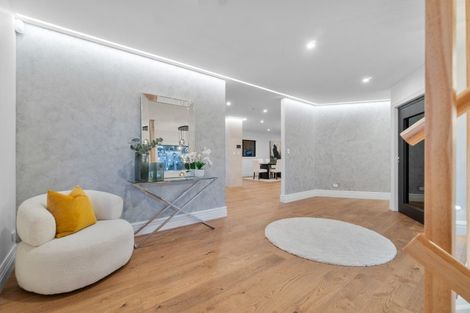 Photo of property in 2/21 Eastcliffe Road, Castor Bay, Auckland, 0620