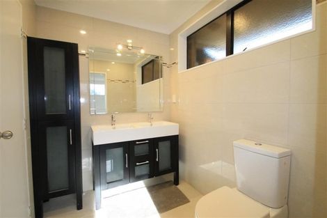 Photo of property in 17 Sailfish Drive, West Harbour, Auckland, 0618