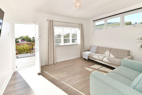 Photo of property in 7a Hand Road, Helensville, 0800